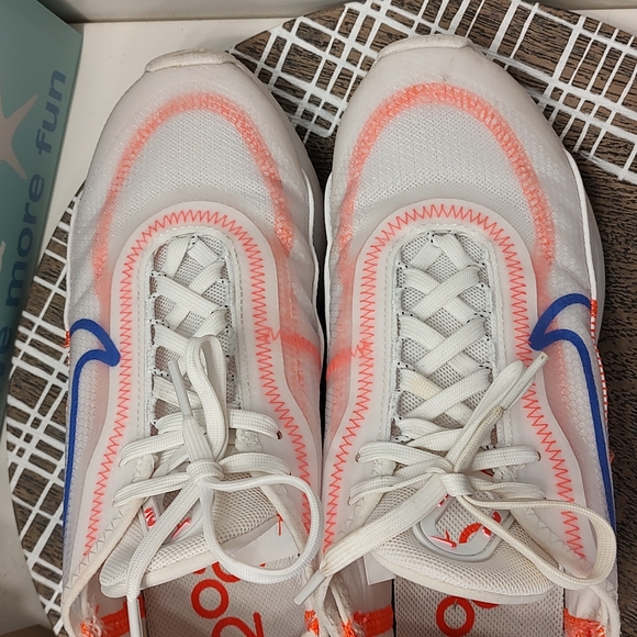 🧁 EUC Nike Air Max 2090 White Flash/Crimson  4/2020 Ladie's Running Shoe, 6.5 - Picture 16 of 16